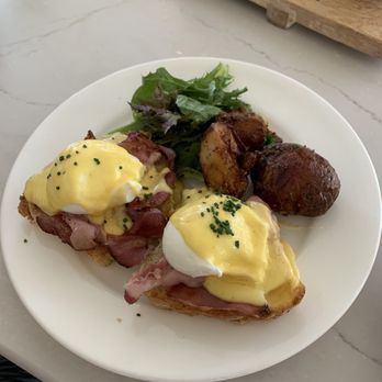 The Lynhall - Breakfast & Brunch Near Me - Edina, Minnesota