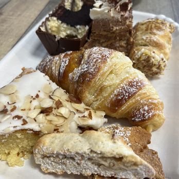 Linda's Dolci - Bakeries Near Me - Albuquerque, New Mexico