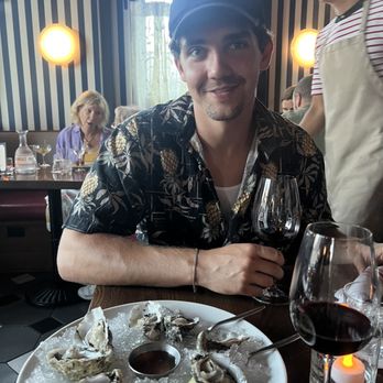 Simonette - A beautiful man and his oysters. - French Near Me - Culver City, California