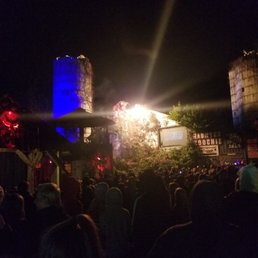 The main line and stage at the haunted hoochie Columbus