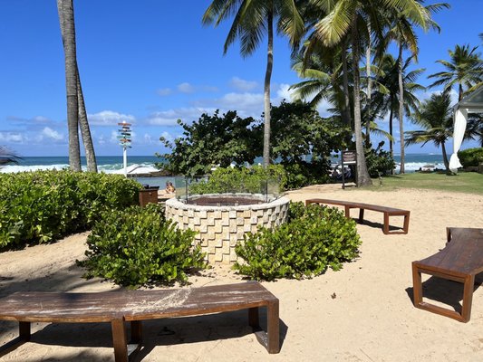 Encanto Beach Club Bar & Grill by null