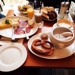 Café Puck - Weisswurstfrühstück