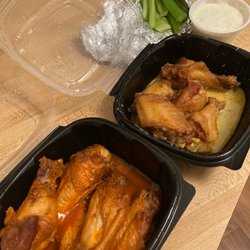 Beef 'O' Brady's - 10 Traditional Wings. 5 Buffalo and 5 Garlic/Parm