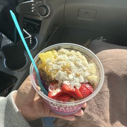 Nekter Juice Bar - Dragon Fruit Bowl