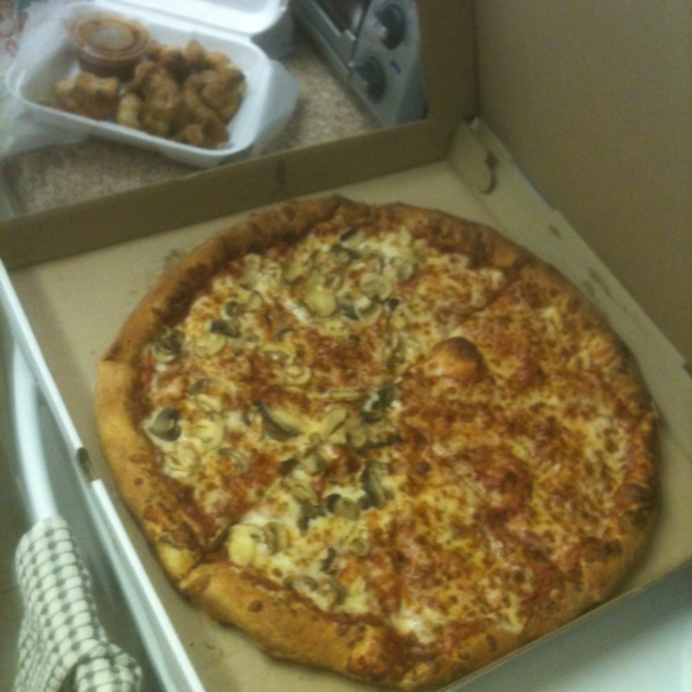 Pizza & garlic knots Pizza & garlic knots