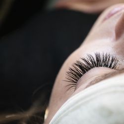 Lash Love Happiness - Classic Full Set