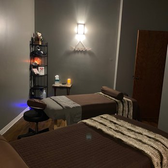 Spavia Day Spa - Fort Collins - Couples Massage Room - Day Spas Near Me - Fort Collins, Colorado Spavia Day Spa - Fort Collins - Couples Massage Room - Day Spas Near Me - Fort Collins, Colorado