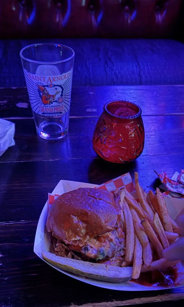 UMBRELLA FELLAS Updated June 2024 18 Photos & 12 Reviews 1010