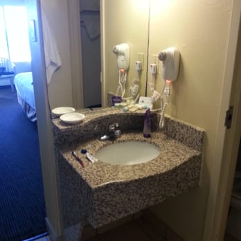 Surfside Oceanfront Inn and Suites - Bathroom - Hotels Near Me - Virginia Beach, Virginia Surfside Oceanfront Inn and Suites - Bathroom - Hotels Near Me - Virginia Beach, Virginia