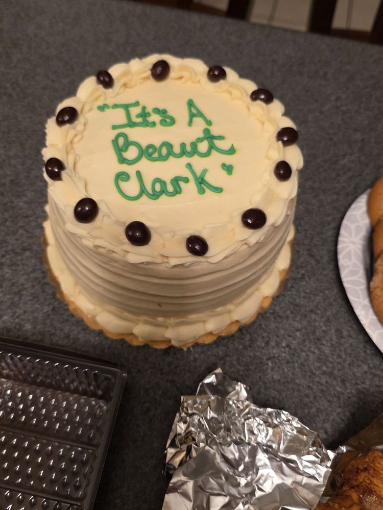 Andie’s Cakery Logo