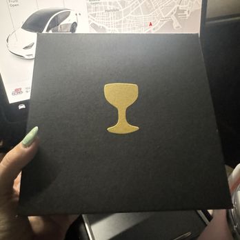 Holey Grail Donuts - The box - Donuts Near Me - Honolulu, Hawaii