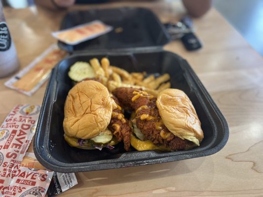 Dave's Hot Chicken by null