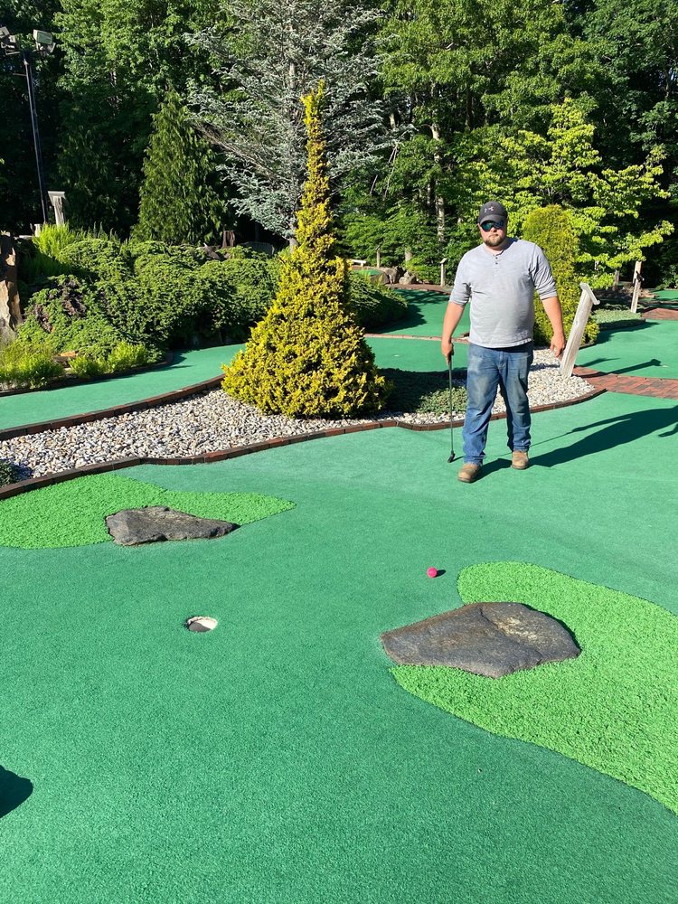 LONGHI’S GOLF Updated September 2024 12 Reviews 300 Feeding Hills