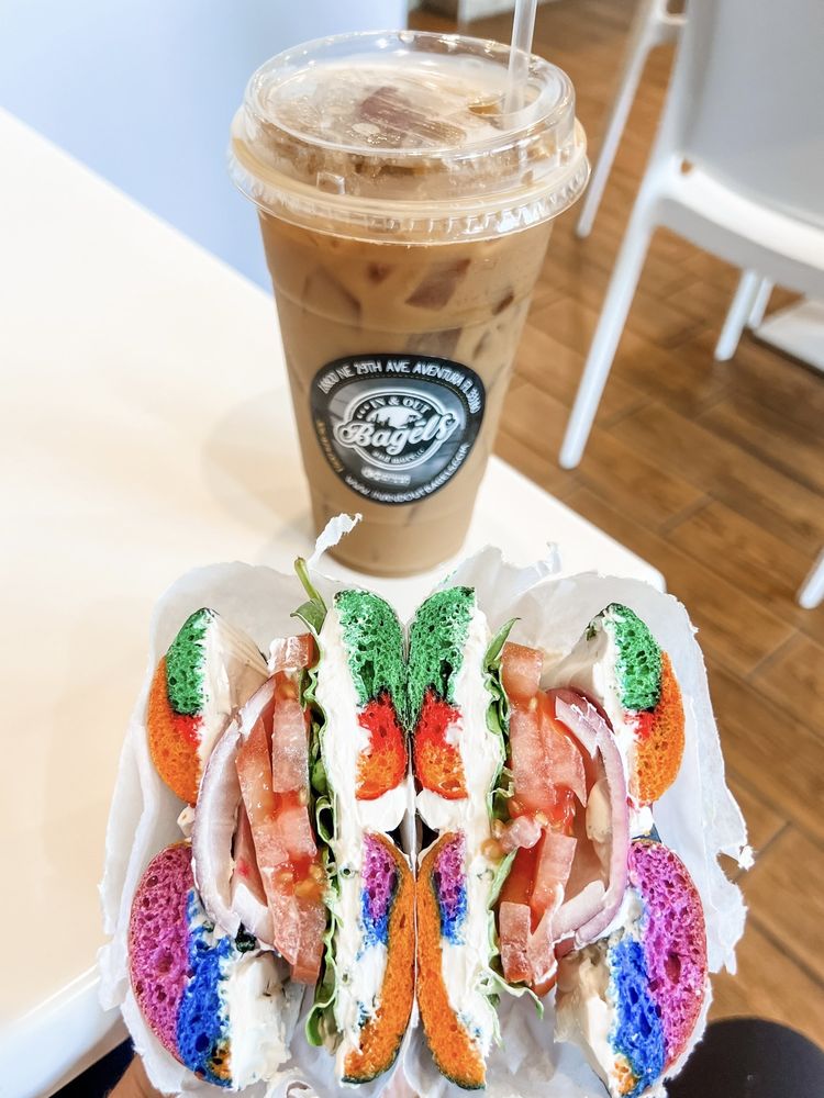 In and Out Bagels Image
