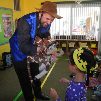California Kids Fun Puppet and Magic Shows - Clowns Near Me - Manteca, California