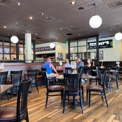 TooJay’s Deli - Bakery - Restaurant - Indoor dining room