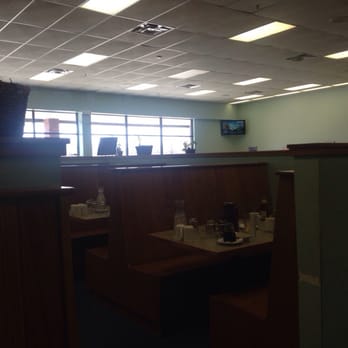 Early Edition - Dining area - Breakfast & Brunch Near Me - Manhattan, Kansas