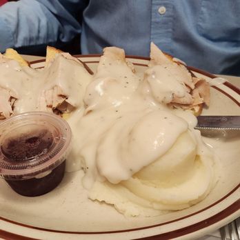 Art's Delicatessen - Open face turkey sandwich with gravy - Delis Near Me - Studio City, California Art's Delicatessen - Open face turkey sandwich with gravy - Delis Near Me - Studio City, California