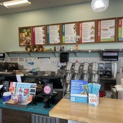 Tropical Smoothie Cafe - The bar set up wasn't too shabby