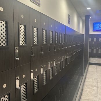 Planet Fitness - Sleek design - Gyms Near Me - Miramar, Florida