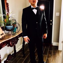A Uneek Entertainment - DJ Pete getting ready to rock a wedding.
