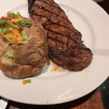 LongHorn Steakhouse - Steakhouses Near Me - Leominster, Massachusetts