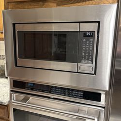 Appliance Discounters - Microwave Oven