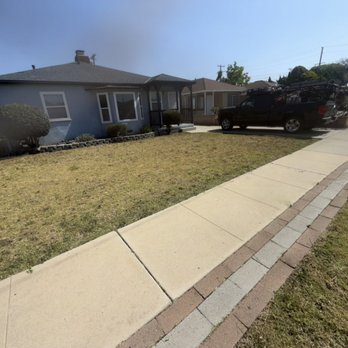 Luis Eny Gardening - Front yard refresh: mow, edge, and cleanup for a clean curb-appeal finish. - Landscaping Near Me Luis Eny Gardening - Front yard refresh: mow, edge, and cleanup for a clean curb-appeal finish. - Landscaping Near Me