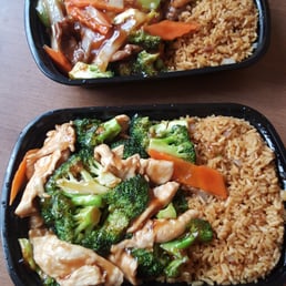 Dinner combination $6.75 (Top: beef w. garlic sauce/ bottom: chicken with broc) Good helping of food at an affordable price! Dinner combination $6.75 (Top: beef w. garlic sauce/ bottom: chicken with broc) Good helping of food at an affordable price!