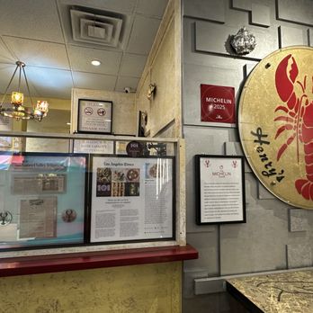 Henry's Cuisine - Inside - Asian Fusion Near Me - Alhambra, California Henry's Cuisine - Inside - Asian Fusion Near Me - Alhambra, California