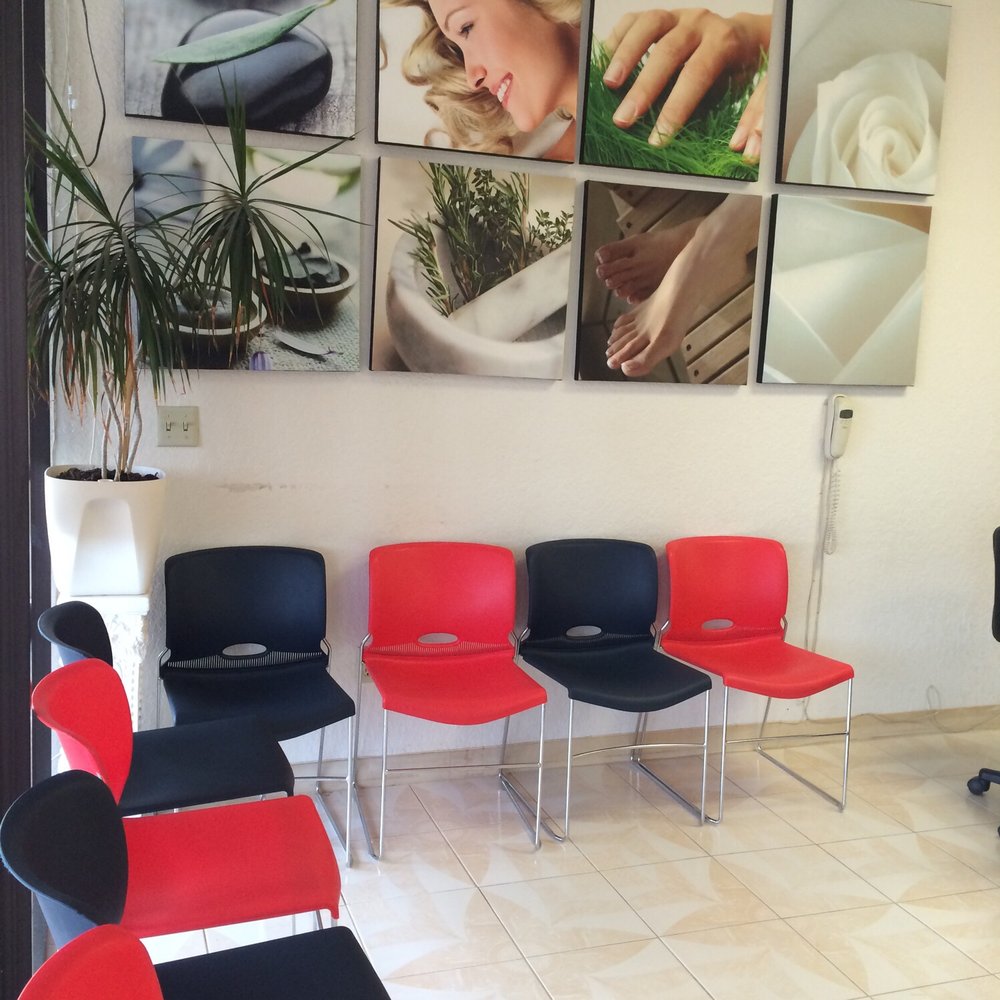 Waiting area! Waiting area!