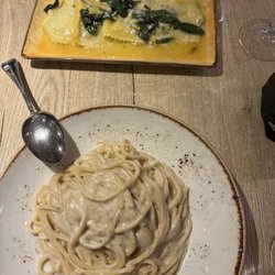 La Raviolina - Cacio de pepe / spinach & granada ravioli