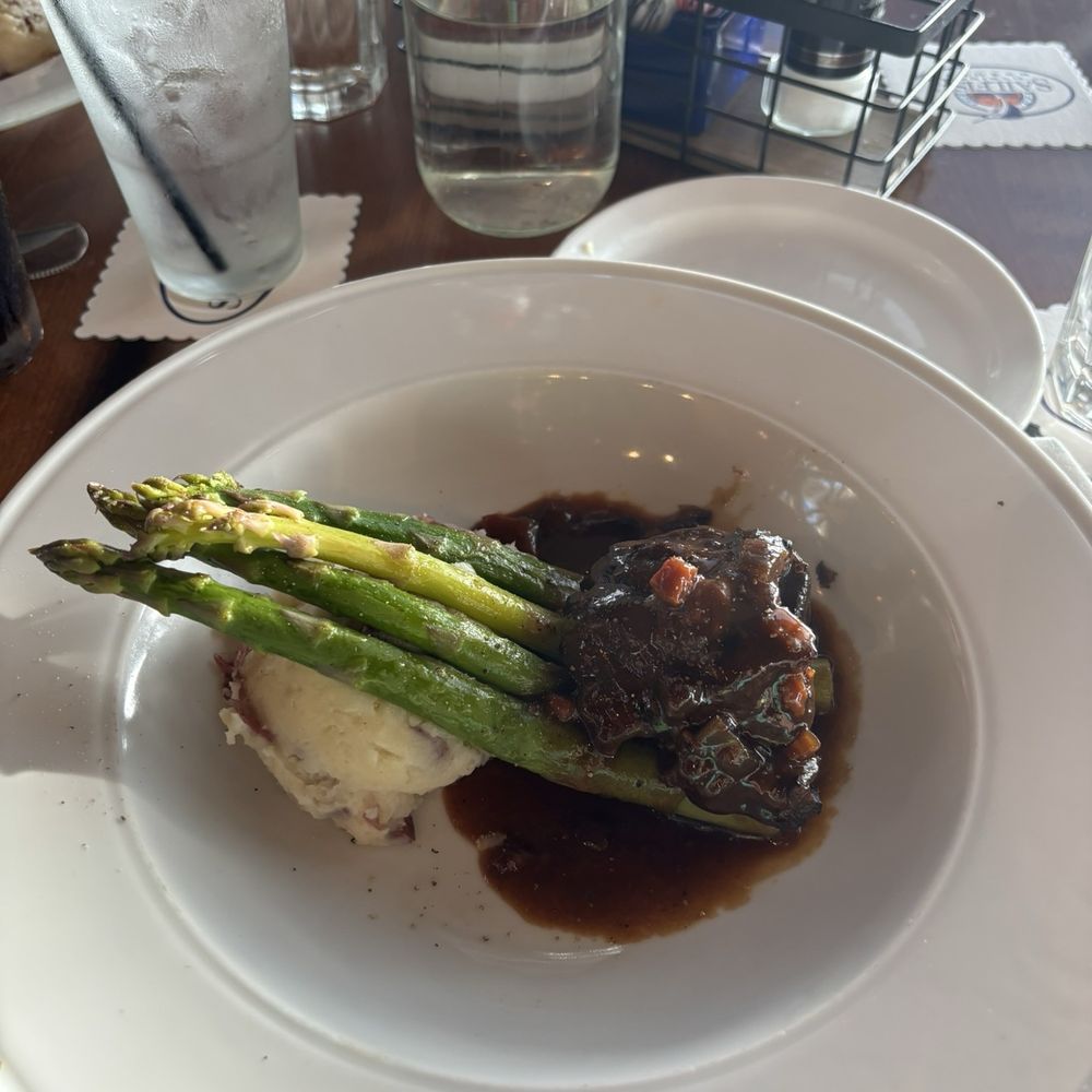 Sailfish Marina - Yummy short ribs - very good - Seafood Near Me - Palm Beach Shores, Florida Sailfish Marina - Yummy short ribs - very good - Seafood Near Me - Palm Beach Shores, Florida