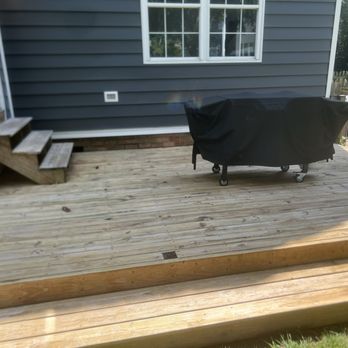 Apply Pressure Washing Detailing - After photo of deck - Pressure Washers Near Me Apply Pressure Washing Detailing - After photo of deck - Pressure Washers Near Me