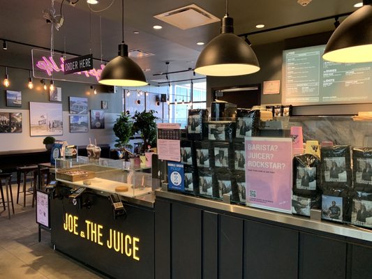 JOE & THE JUICE by null