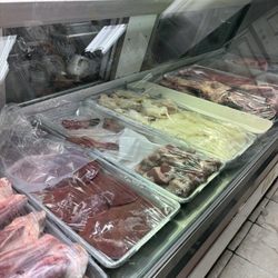 Sunnyvale Market & Deli - Fresh meat
