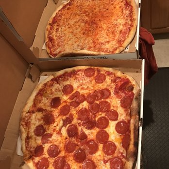 Frank's Pizza - Pepperoni and plain Za - Pizza Near Me - Flanders, New Jersey Frank's Pizza - Pepperoni and plain Za - Pizza Near Me - Flanders, New Jersey