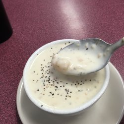 Thick and tasty clam chowder