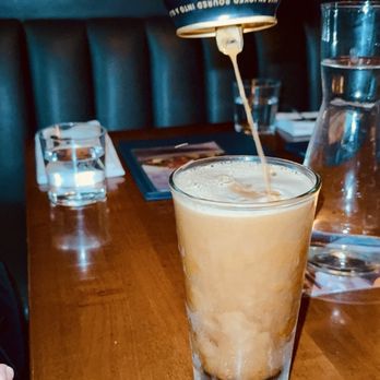Earls Kitchen + Bar - New American Near Me - Bellevue, Washington