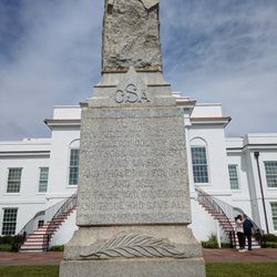 Colleton County Courthouse - Civil War memorial at the Colleton County Courthouse, Walterboro
