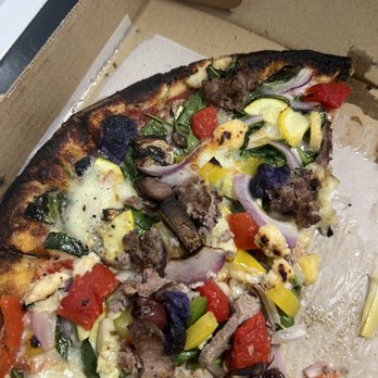 Da grateful dough - Suppose to be the cowboy but just wrong pizza and burnt crust for 30 dollars, I ate cause I was starving and didn't want to waste my money - Pizza Near Me - Maui, Hawaii