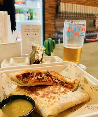 Una Mas on Adams by null