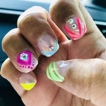 Nails & Beyond - Neon nail art in short nails - Nail Salons Near Me - Los Angeles, California