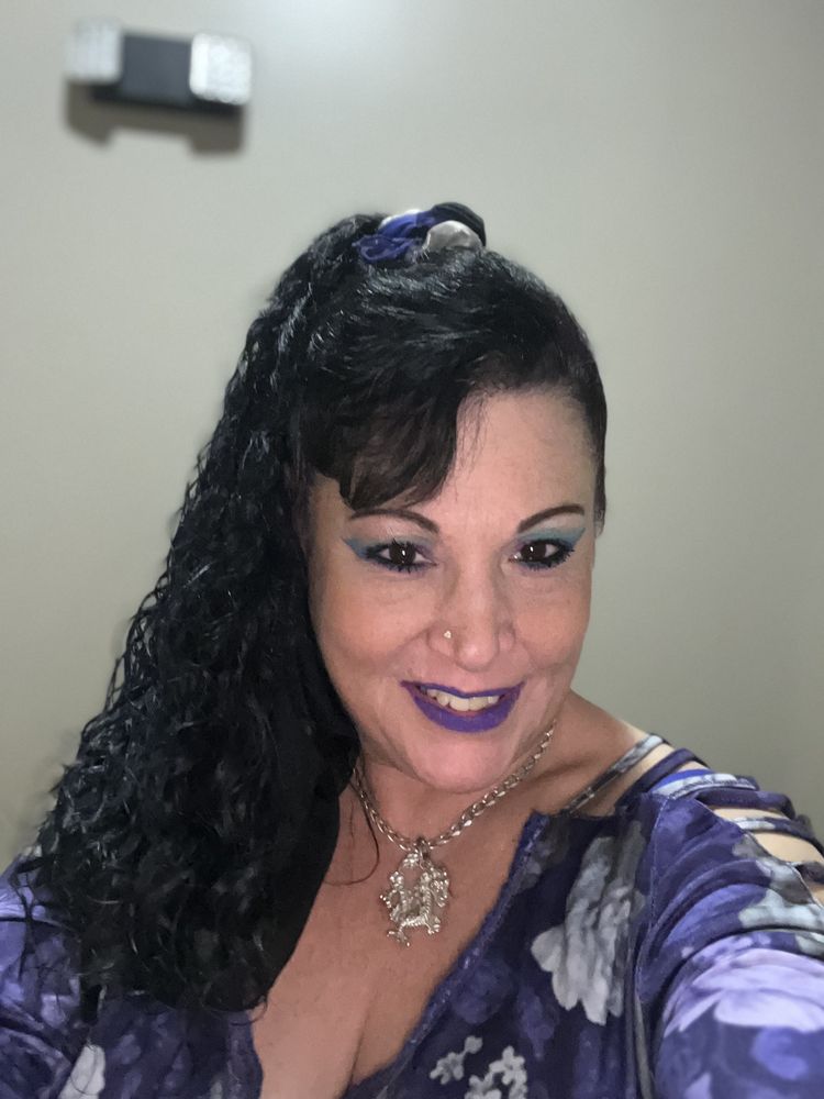 Glamorous With Renee Logo