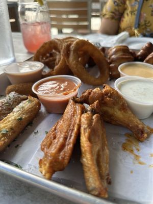 John King Grill & Dueling Piano Bar by null