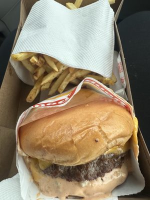 In-N-Out Burger by null