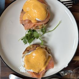 Smoked salmon eggs Benedict Smoked salmon eggs Benedict