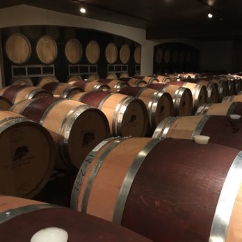 Becker Vineyards - Wine Tasting Room Near Me - Fredericksburg, Texas