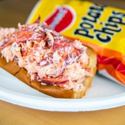 The Beach Plum - Lobster Roll!