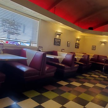 Quonset Pizza - Nice! - Pizza Near Me - Waukegan, Illinois Quonset Pizza - Nice! - Pizza Near Me - Waukegan, Illinois